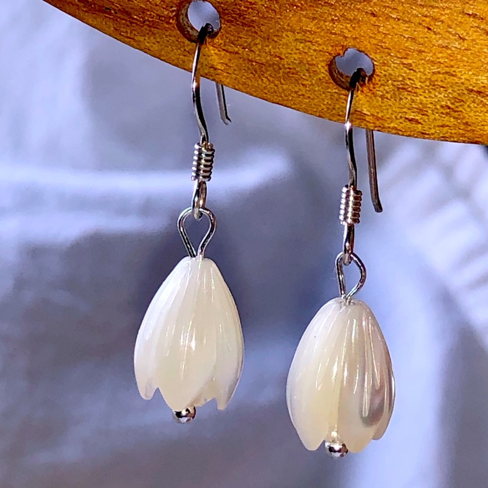 Mother of Pearl Pikake Flower earrings